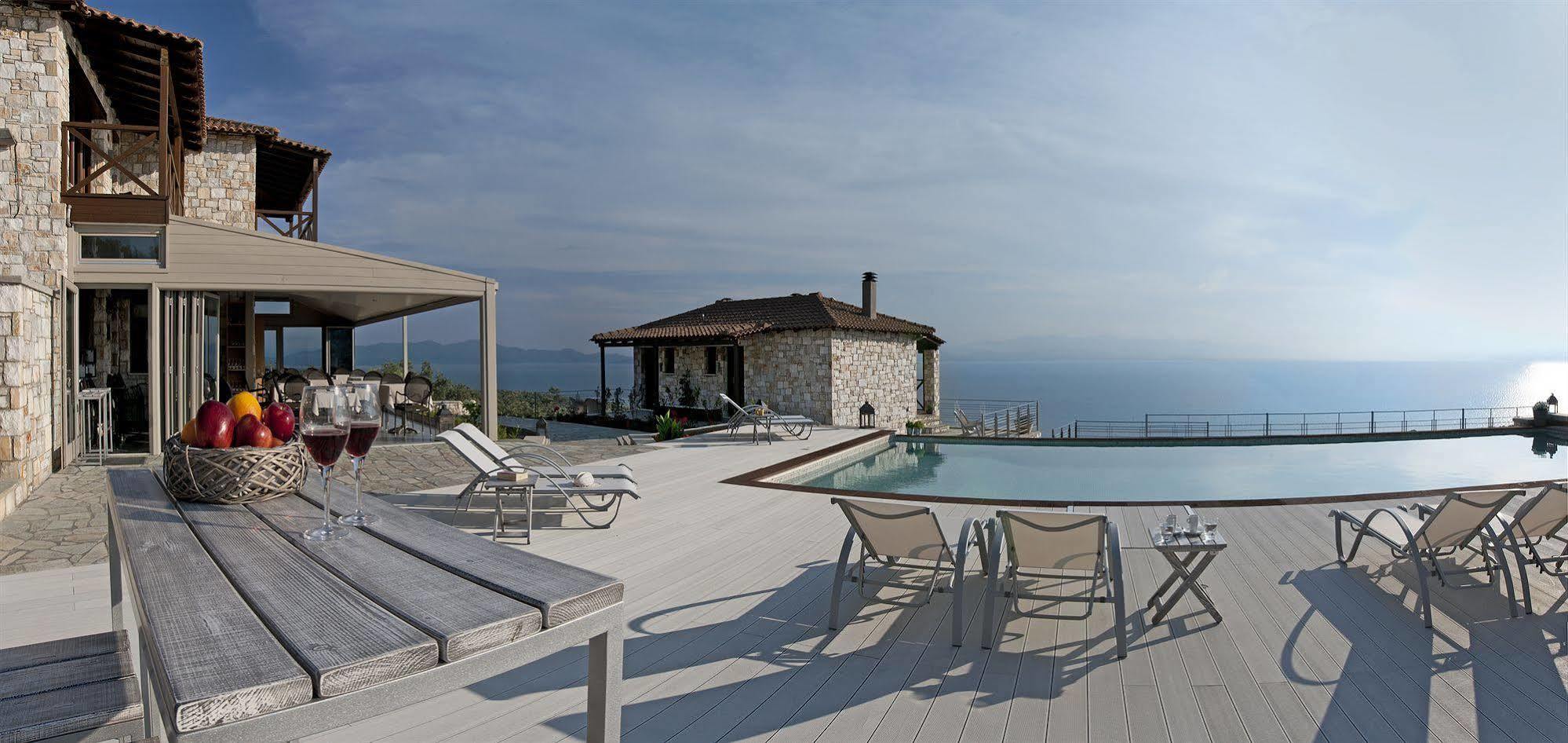 Karavia Lux Aparthotel Áfissos