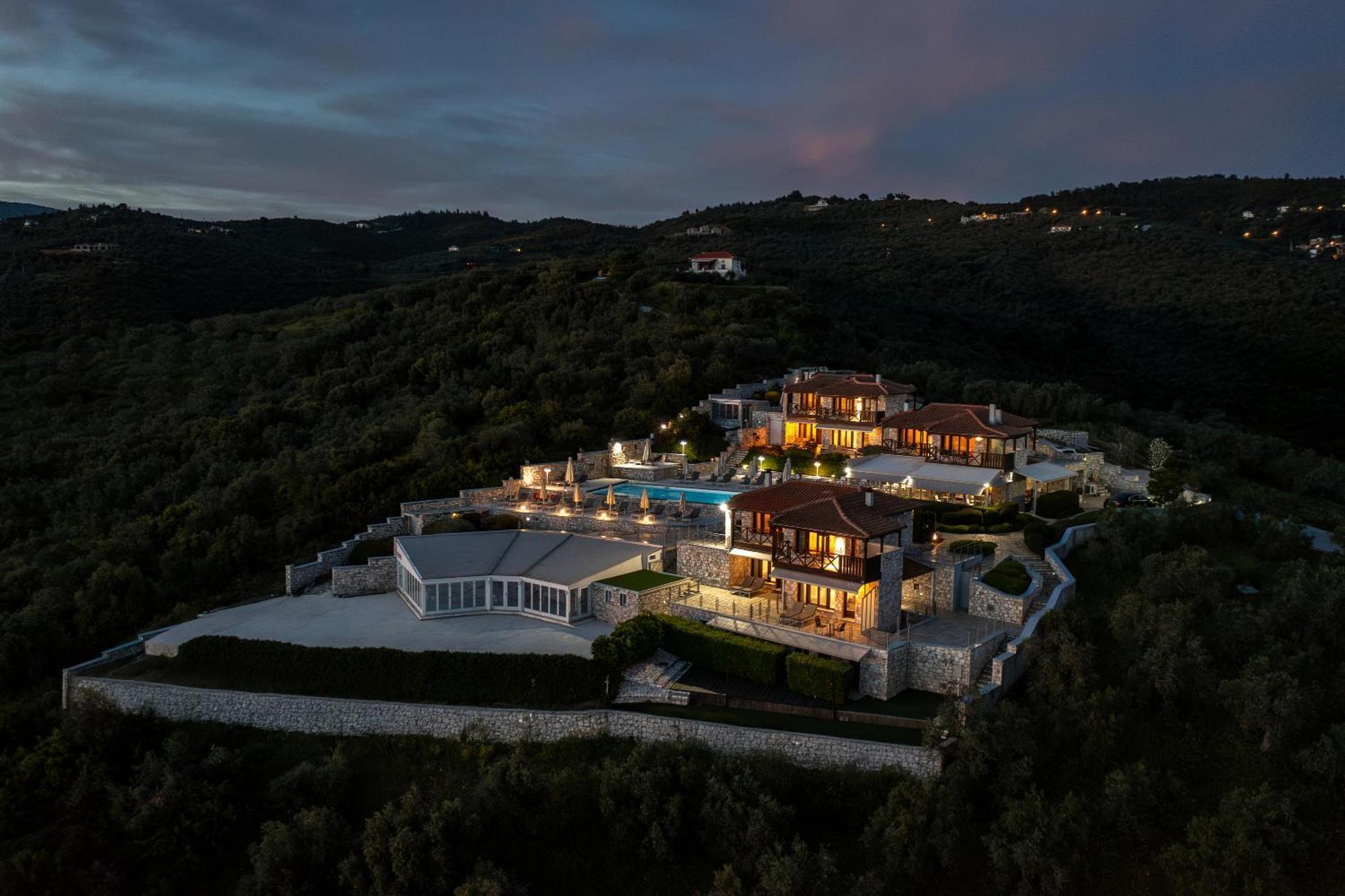Karavia Lux Aparthotel Afissos
