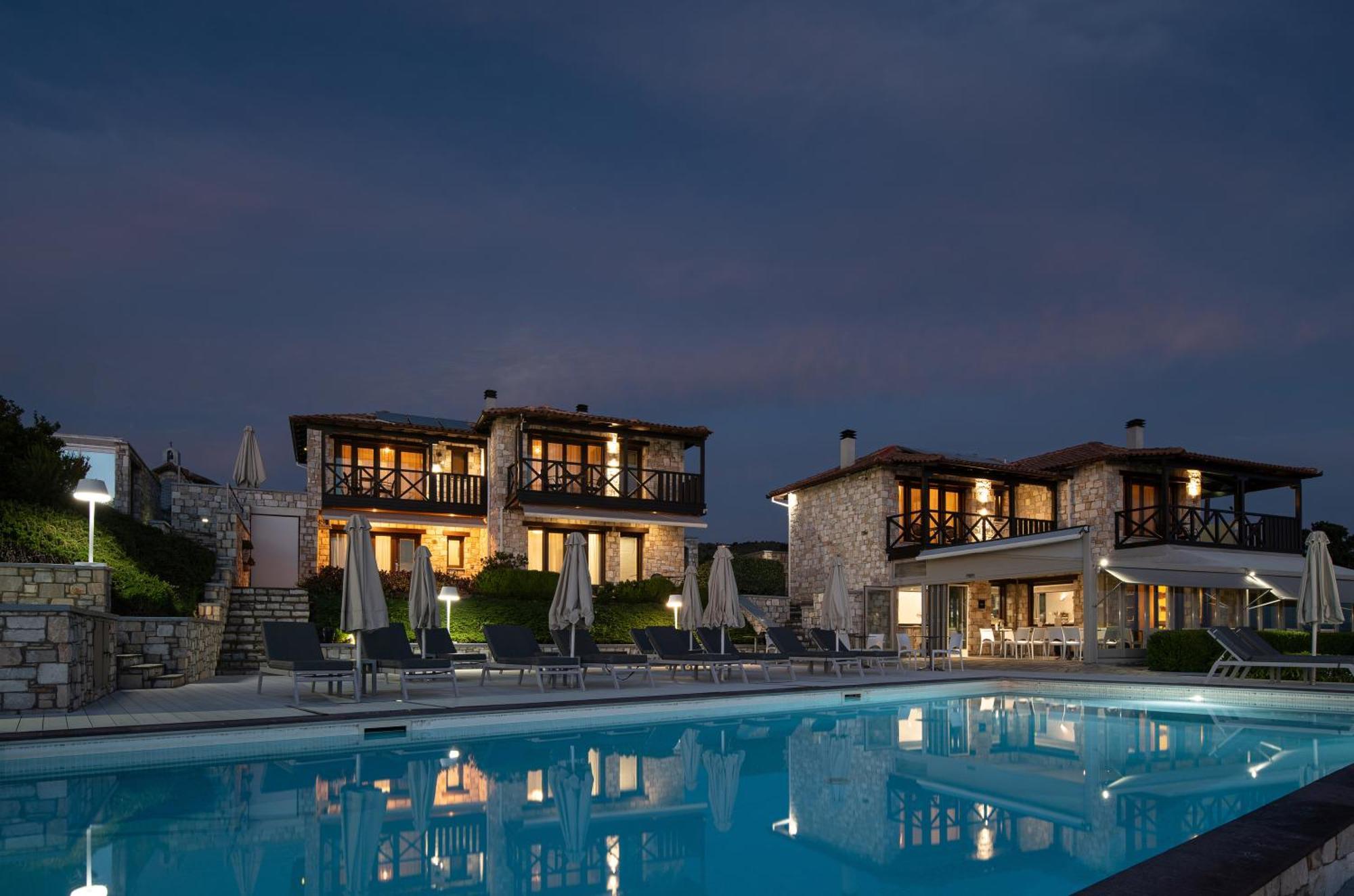 Karavia Lux Ξενοδοχείο με διαμερίσματα 4*