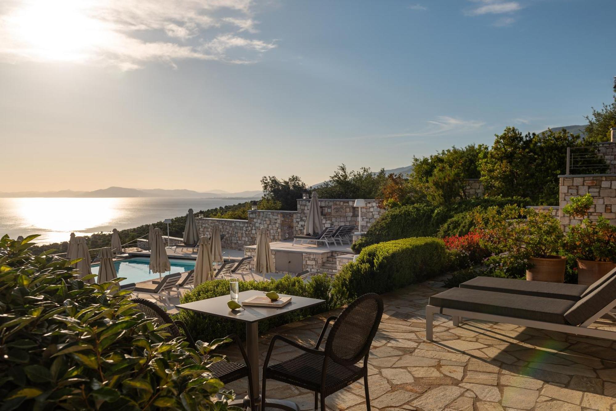 Karavia Lux 4* Afissos